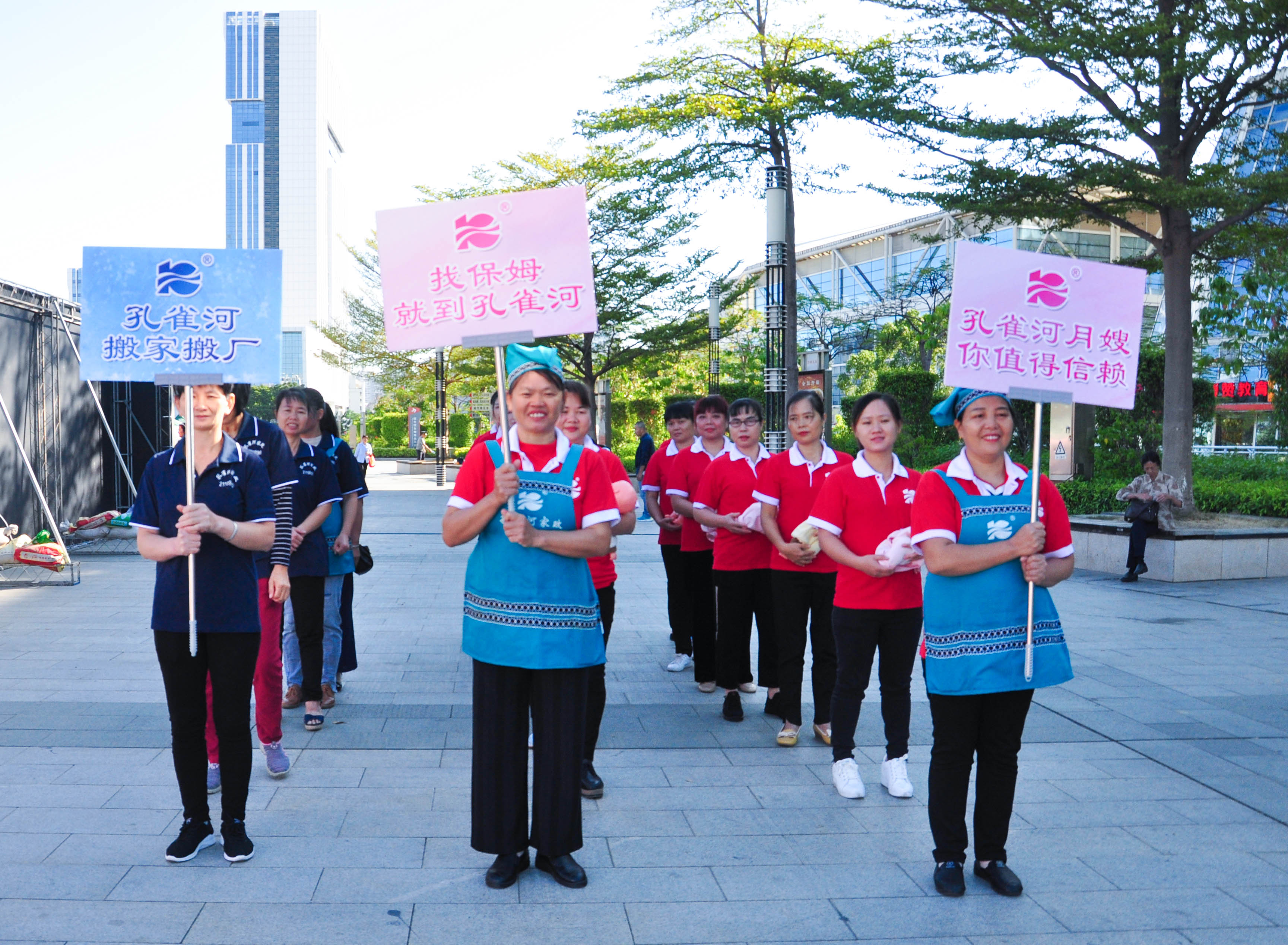 �g��Ц�Z(y��)��һ����ʮ�˰���ˇ�R�ψ�(ch��ng)������ȸ�������B�T�е����ü�����(ji��)